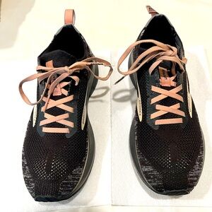 Brooks Levitated Women’s sneakers size 9 gently worn.